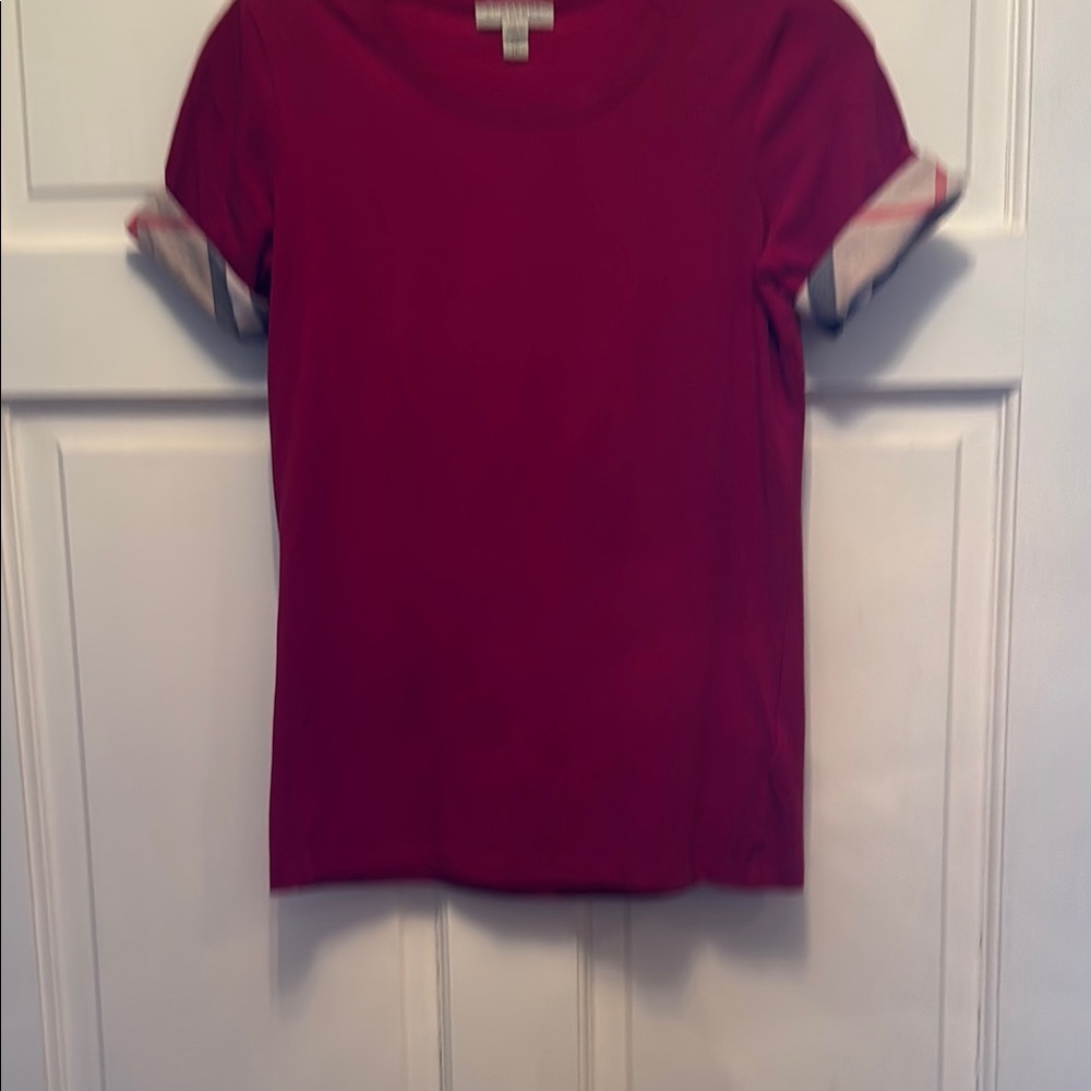 Burberry red tee with iconic plaid cuffs on sleeves. Size xs in great condition